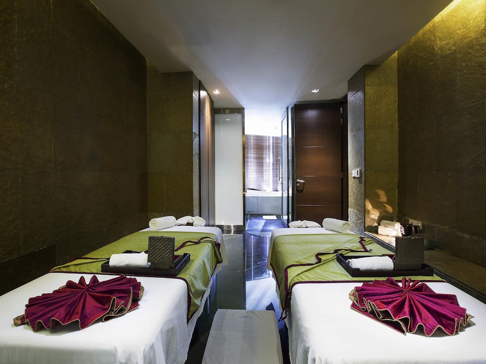 NOVOTEL KOLKATA HOTEL AND RESIDENCES 36/74