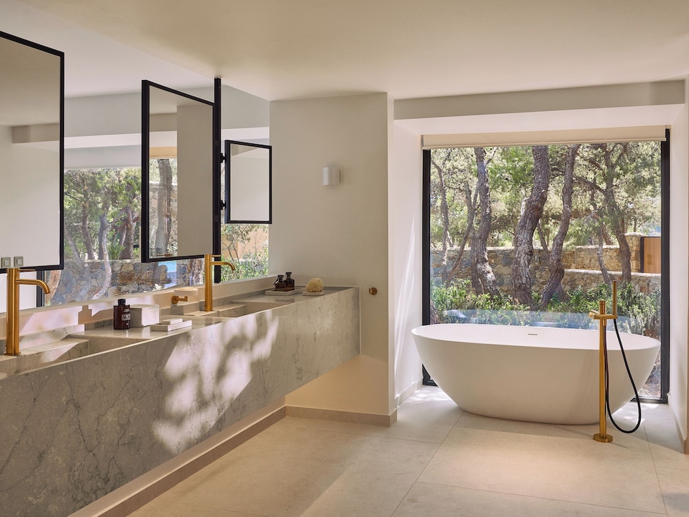 3 Bedrooms, Estate, 3 Double Beds