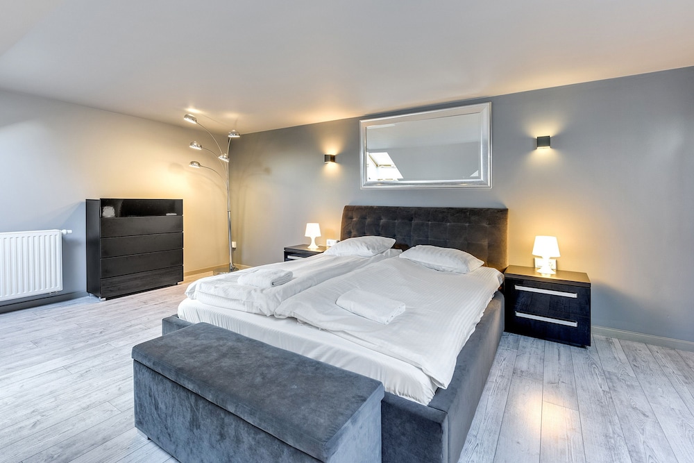 Apartinfo Waterlane Apartments 12/50