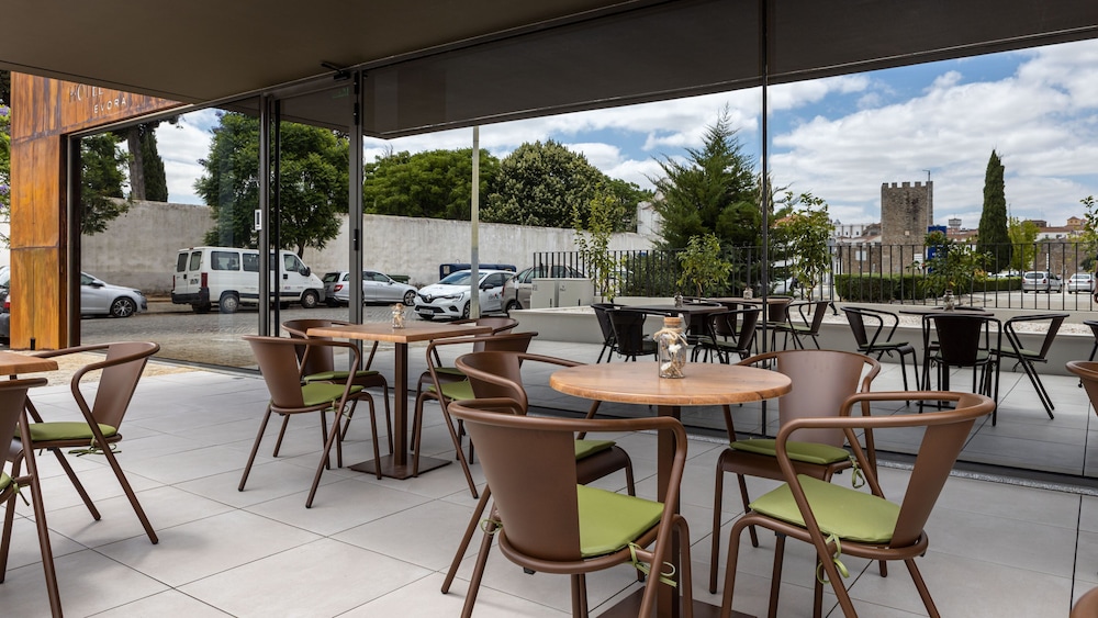 Evora O Cante Hotel 52/68