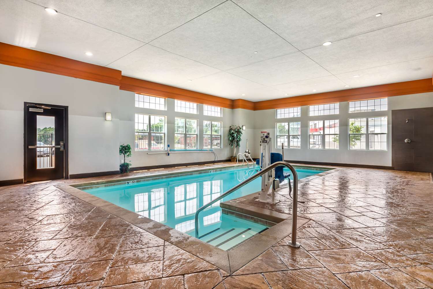 Best Western Plus Coweta's 1St Hotel 8/25