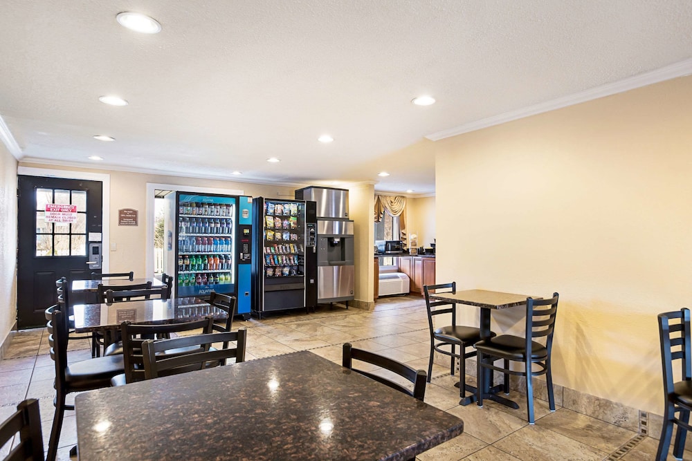restaurant-cafeteria