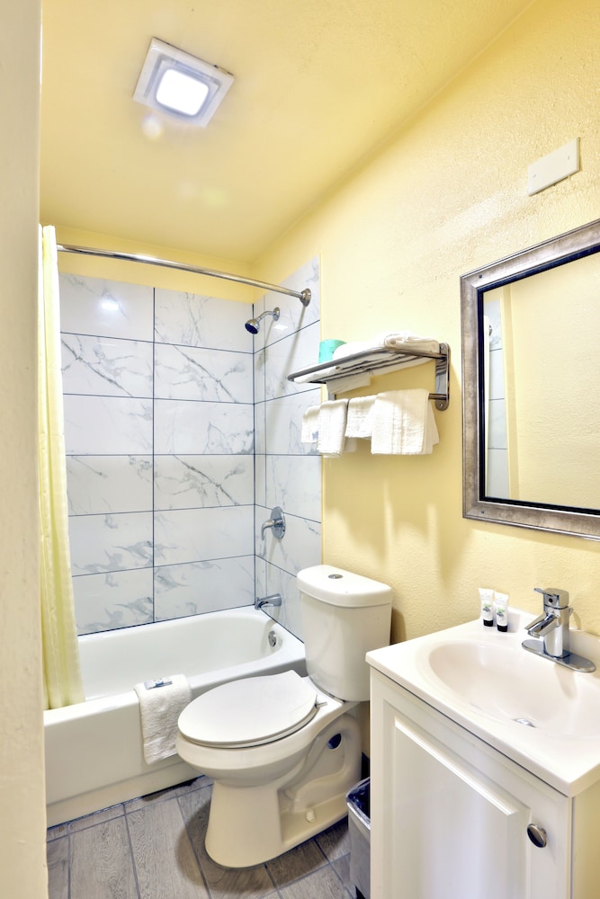 Americas Best Value Inn San Antonio Airport South 37/39