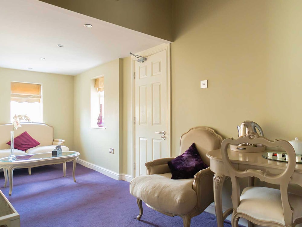 Hotel Wrexham 28/50