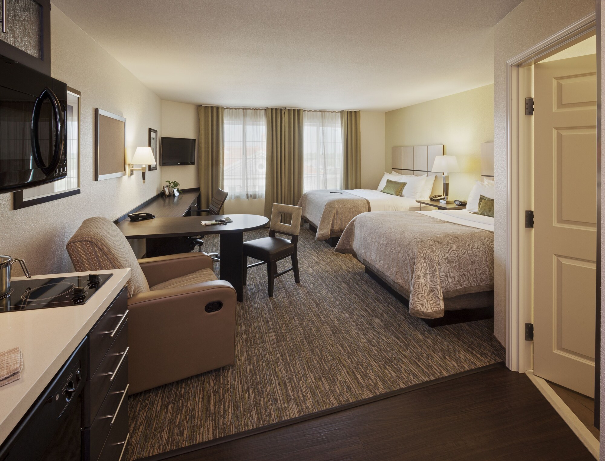 Suite, King Bed, Accessible