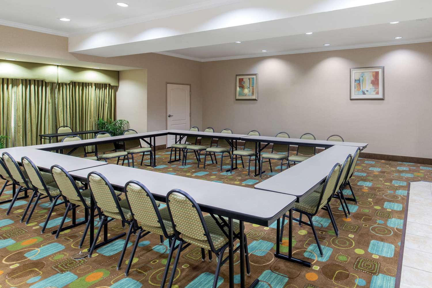 Fairfield Inn & Suites Hillsboro 13/13