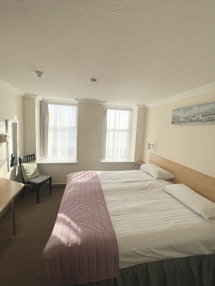 Eastbourne Riviera Hotel 27/64