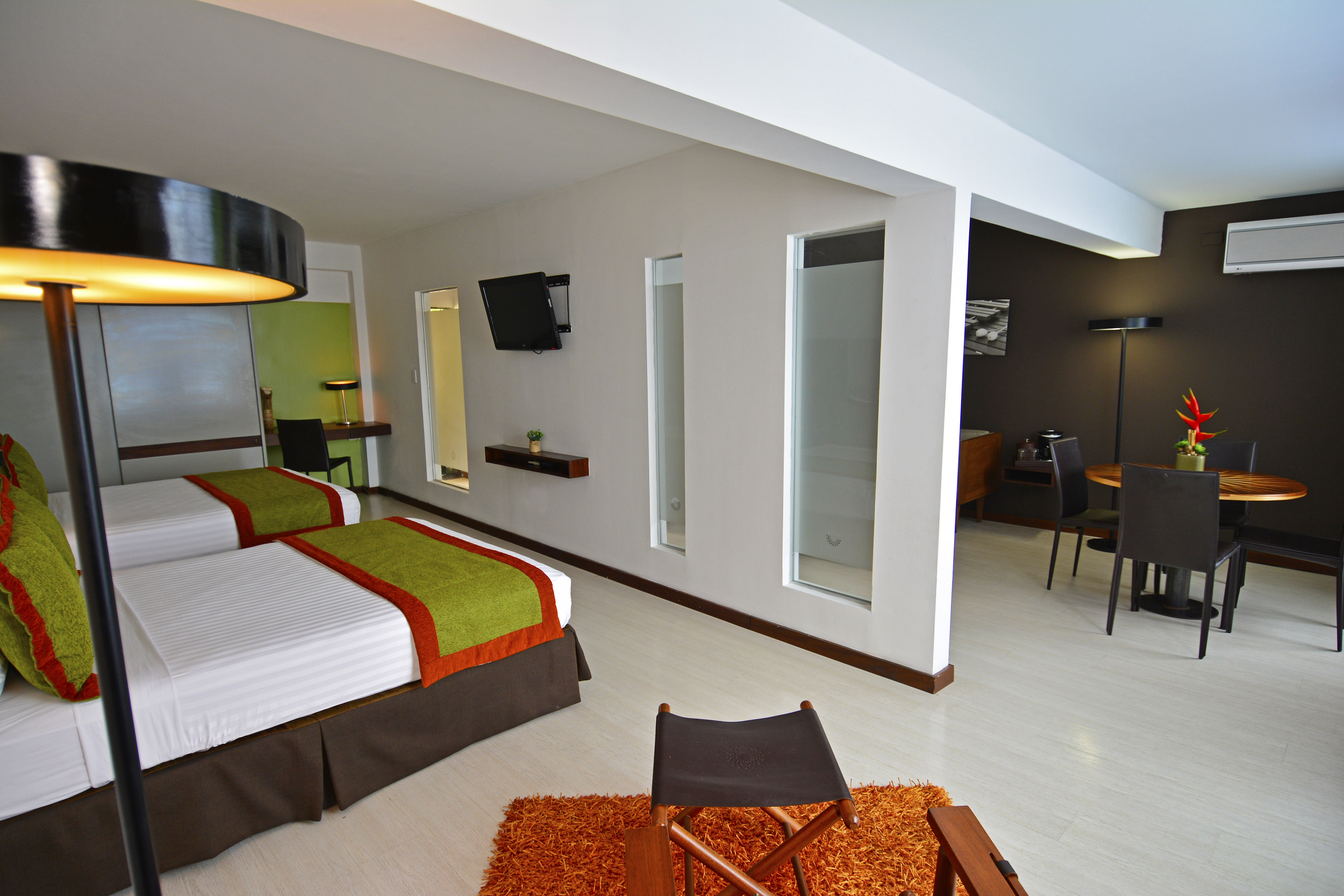 JUNIOR SUITE