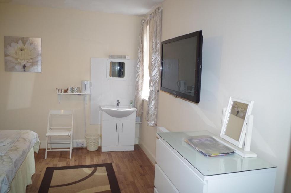 Abbey Lodge - Guest House 24/24