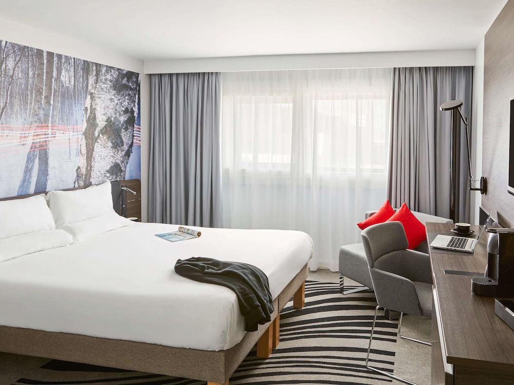 NOVOTEL BIRMINGHAM AIRPORT 21/66