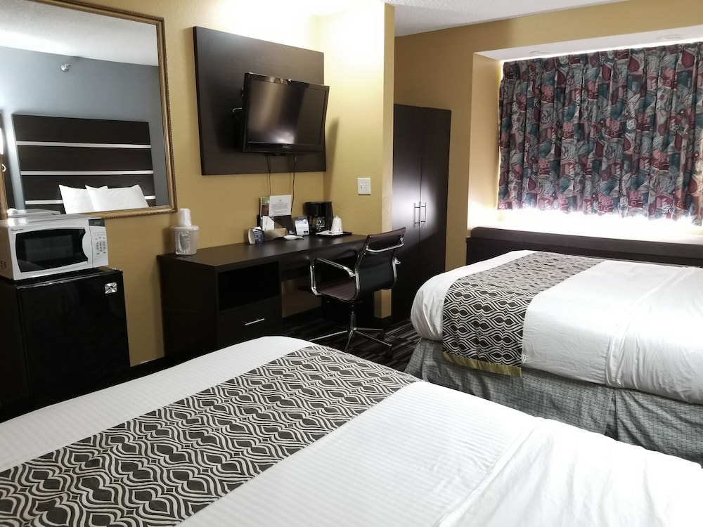 Microtel Inn And Suites Riverside 13/33