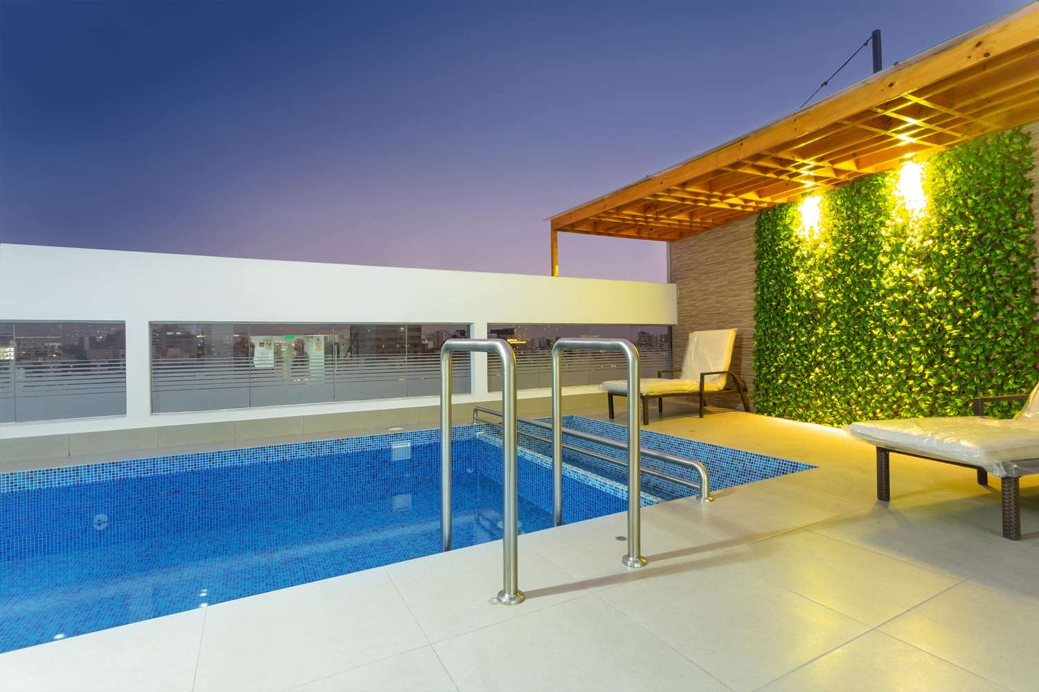 Howard Johnson by Wyndham Lima Miraflores Art House 14/16