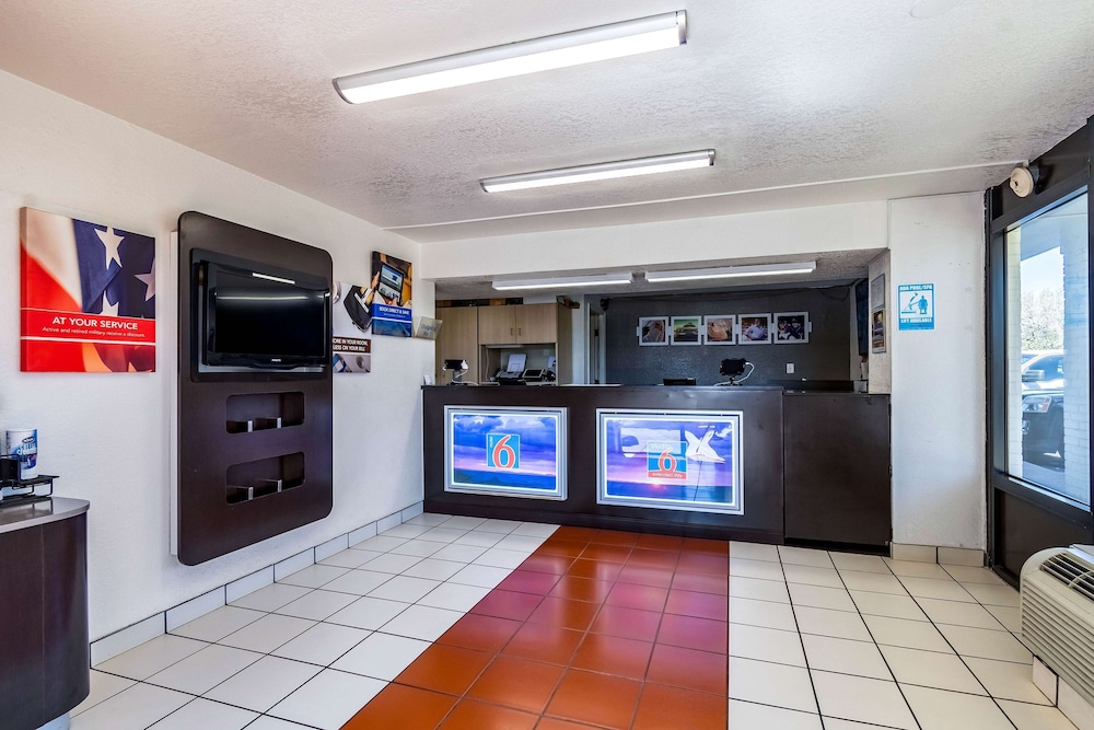 Lobby at Motel6 Little Rock, AR - West, LITTLE ROCK - AR
