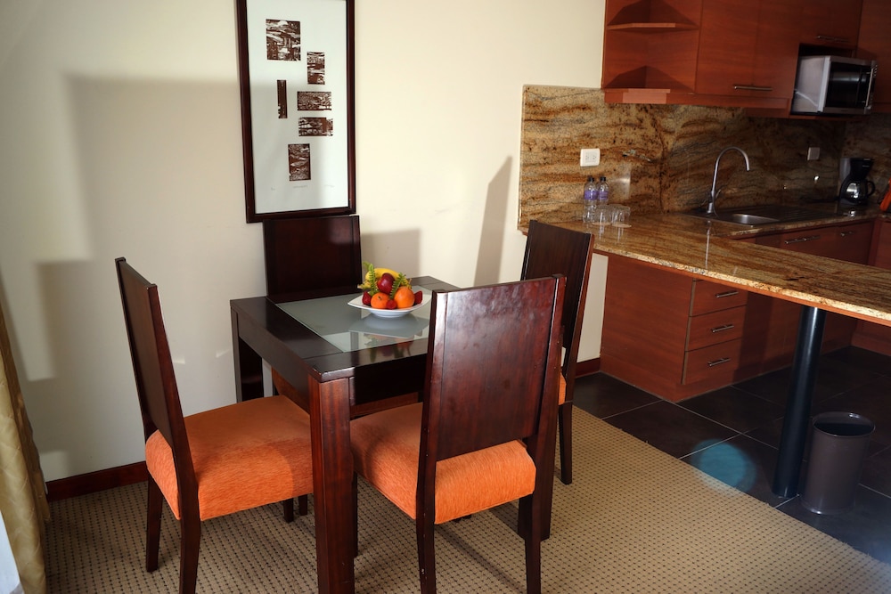 Stubel Suites and Cafe 65/69