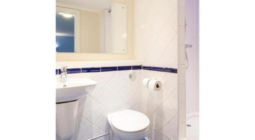 Travelodge Perth A9 16/16