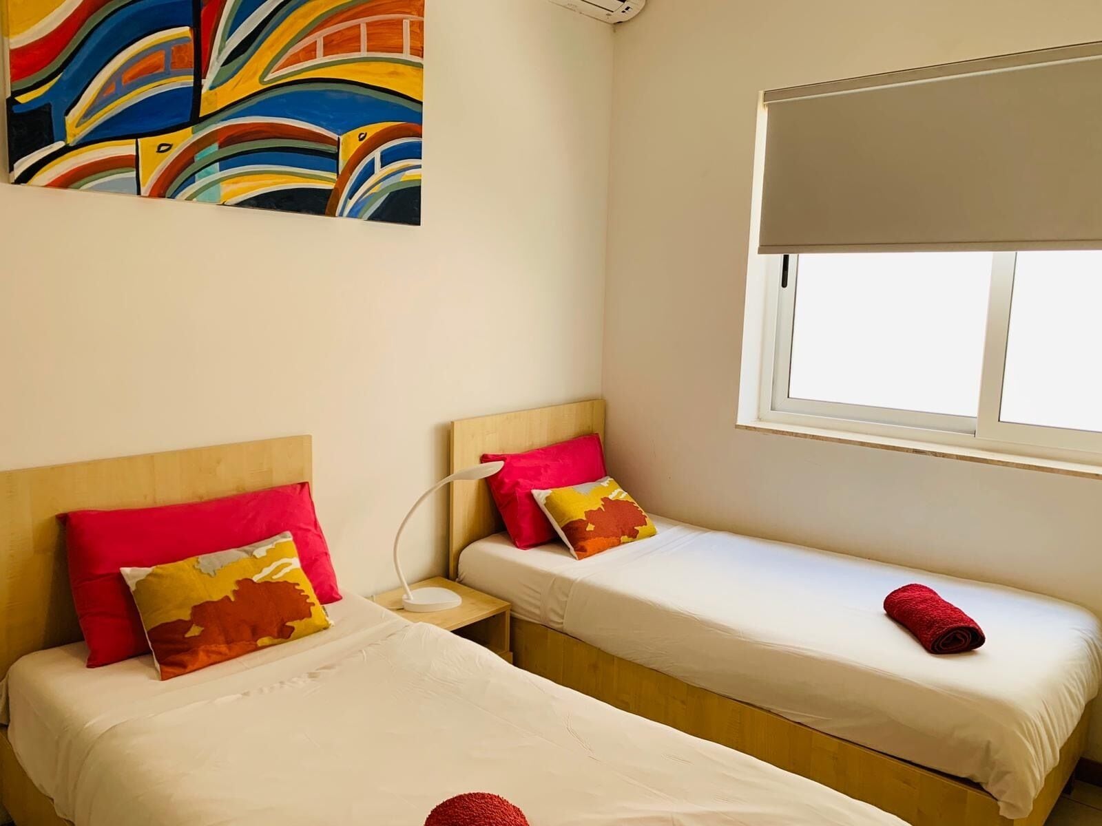 ROOM, TWIN BEDS, SHARED BATHROOM