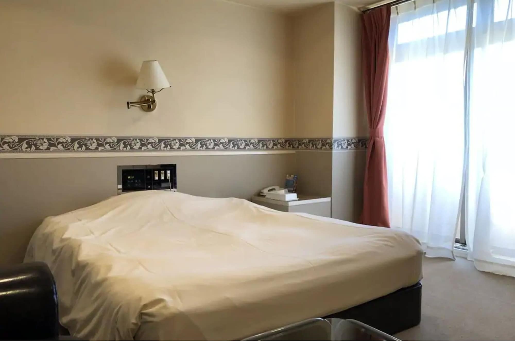 Semi Room, Double Bed, Smoking