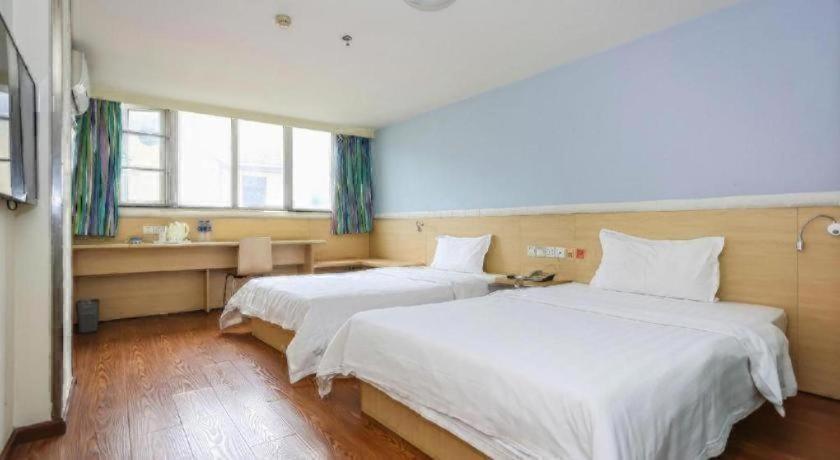 7 Days Inn Chengdu North Railway Train Station Square Branch 21/39