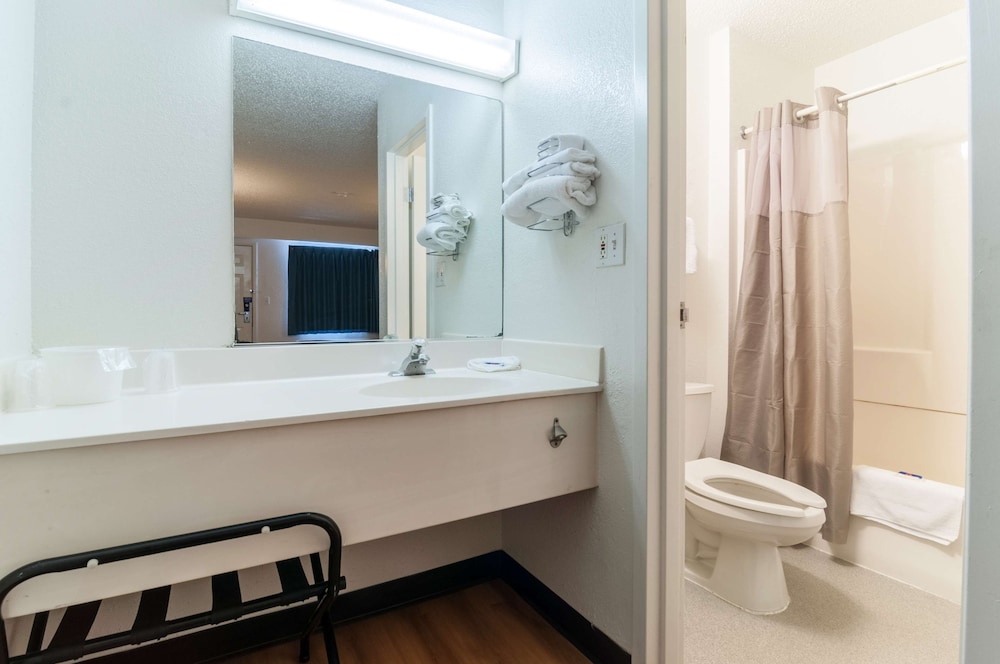 Motel6 Farmington Hills, MI - Northwest - Farmington Hills 16/56