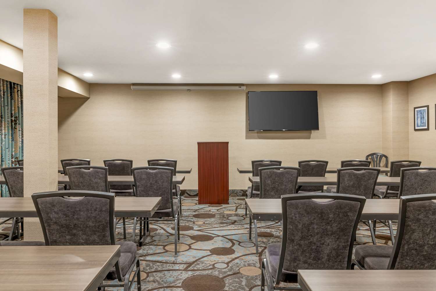 Best Western Plus Oceanside Palms 15/18