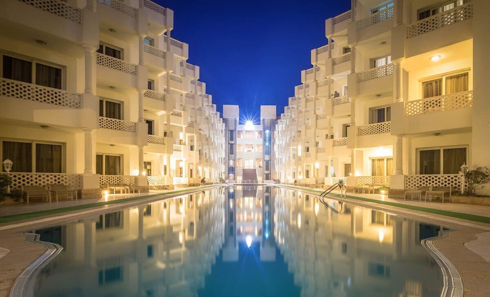 White Valley Palace 56/59