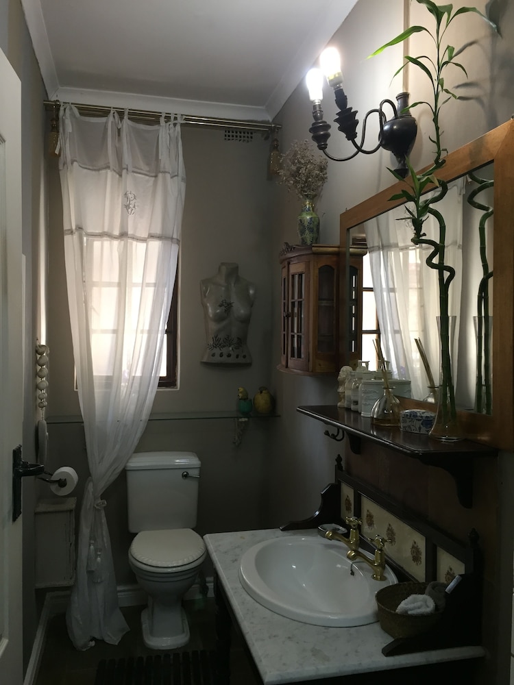 Waterhouse Guest Lodges 202 Lawley Street 43/50
