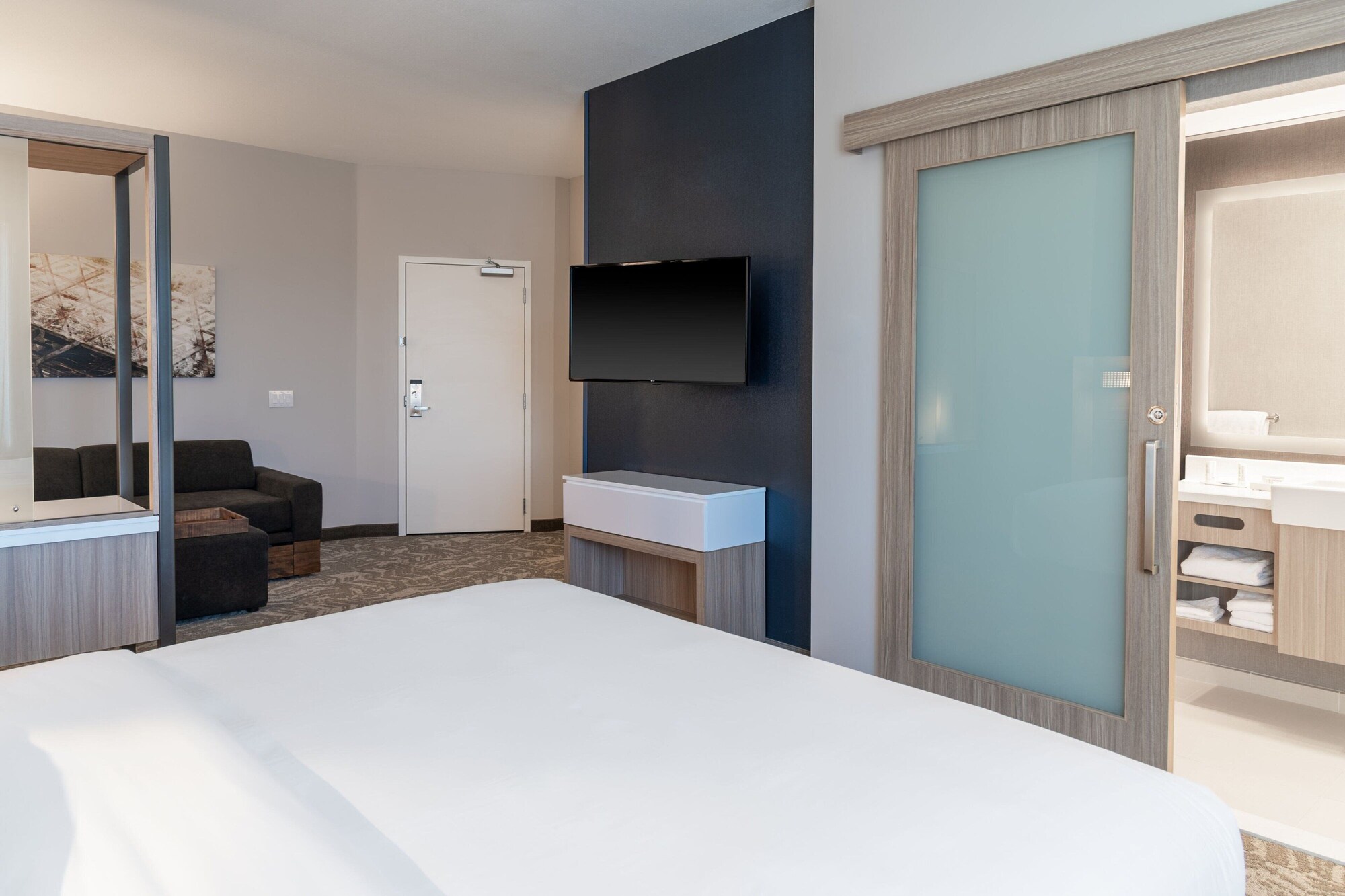 جناح بسرير كينج مع سرير سحّاب إضافي، SpringHill Suites by Marriott Overland Park Leawood 3/7