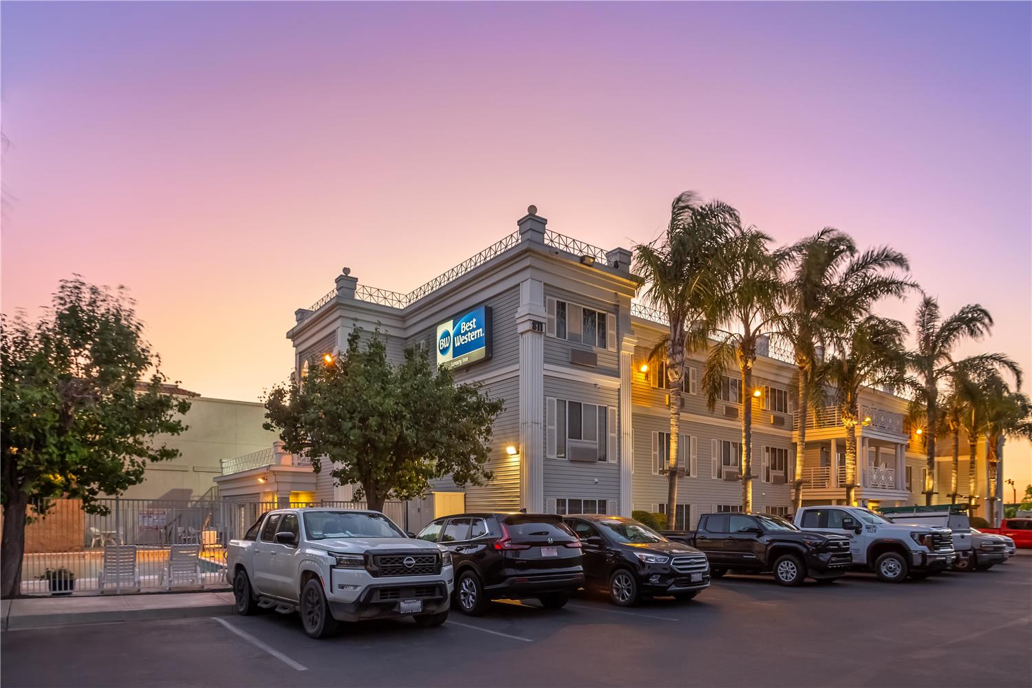 Best Western Luxury Inn 34/37