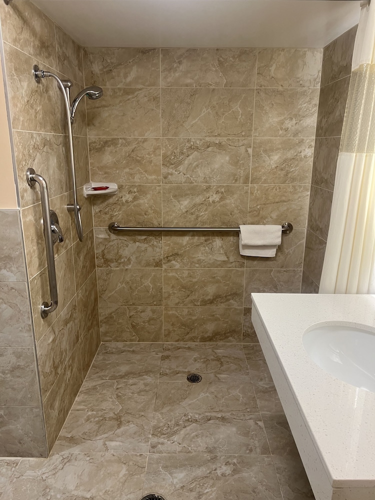All Seasons Inn & Suites Smithfield Providence 36/36
