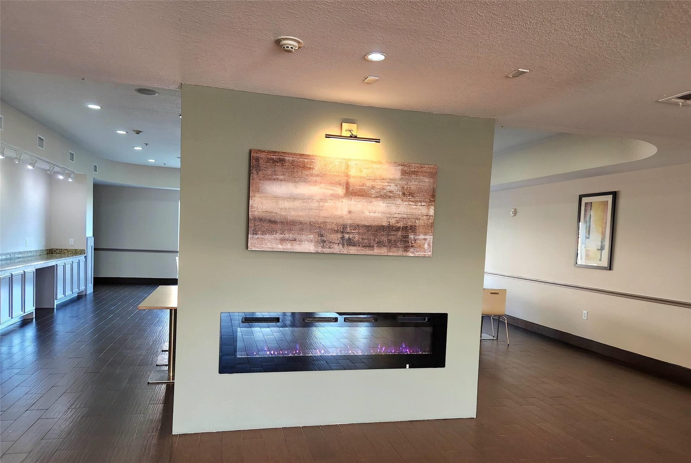 Days Inn and Suites by Wyndham Houston / West Energy Corridor 10/36