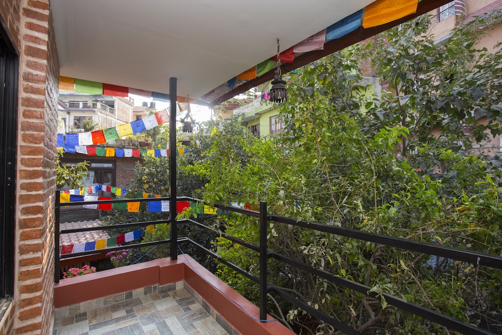Gurung's Home 40/50