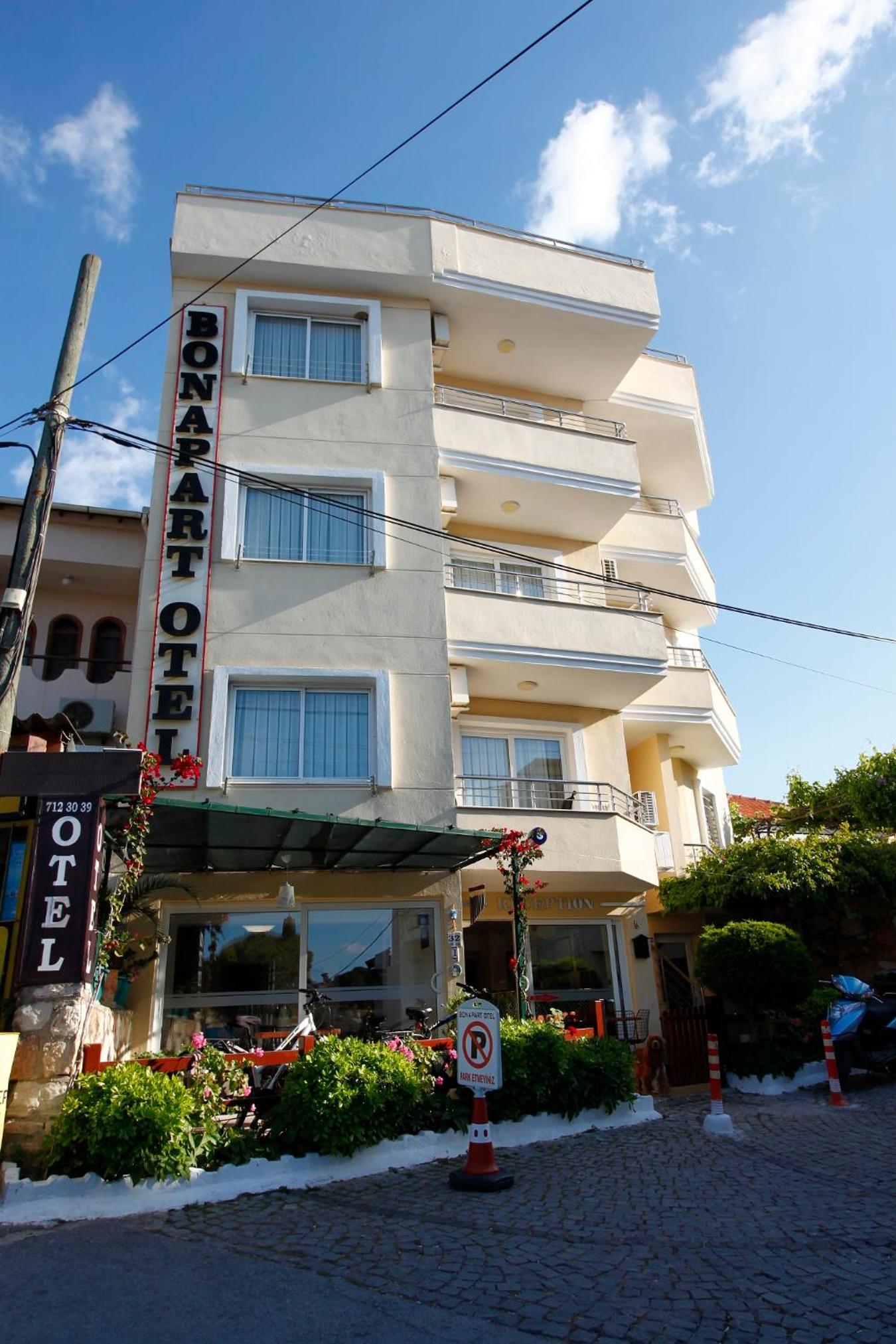 Bonapart Hotel 1/47