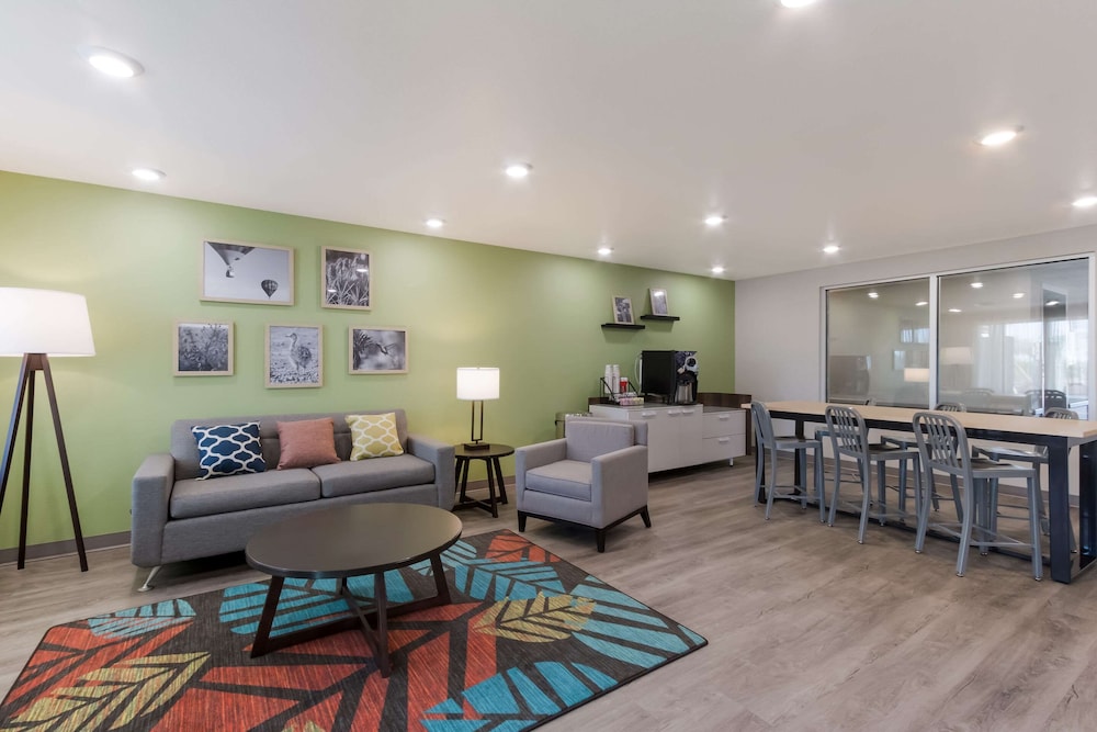 WoodSpring Suites Chandler Airport 9/17