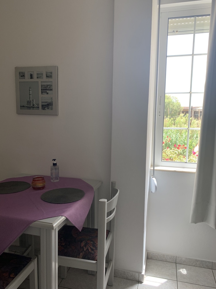 Ermis Suites 40/51
