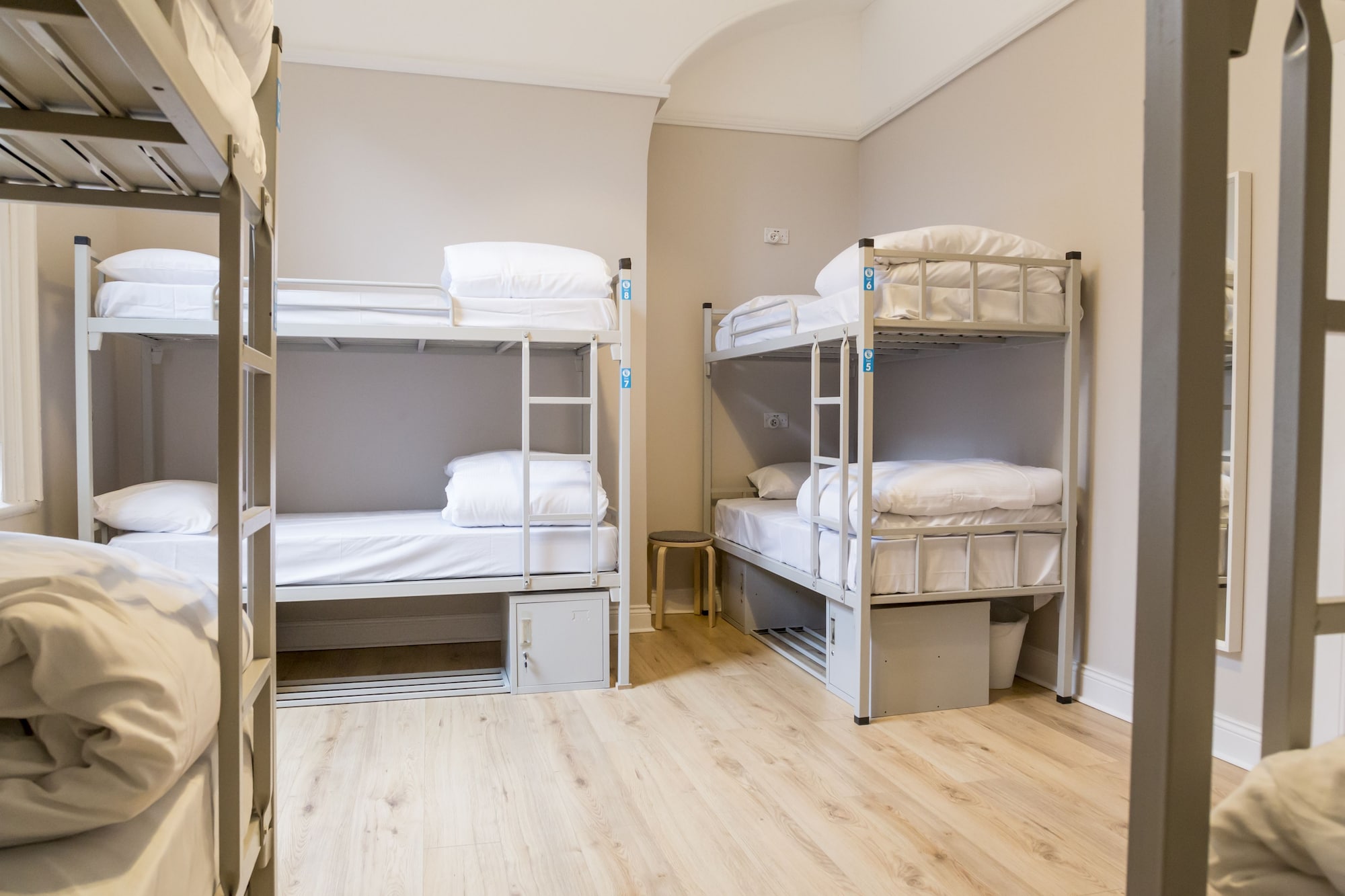 Mixed Dorm, Standard, 8 People