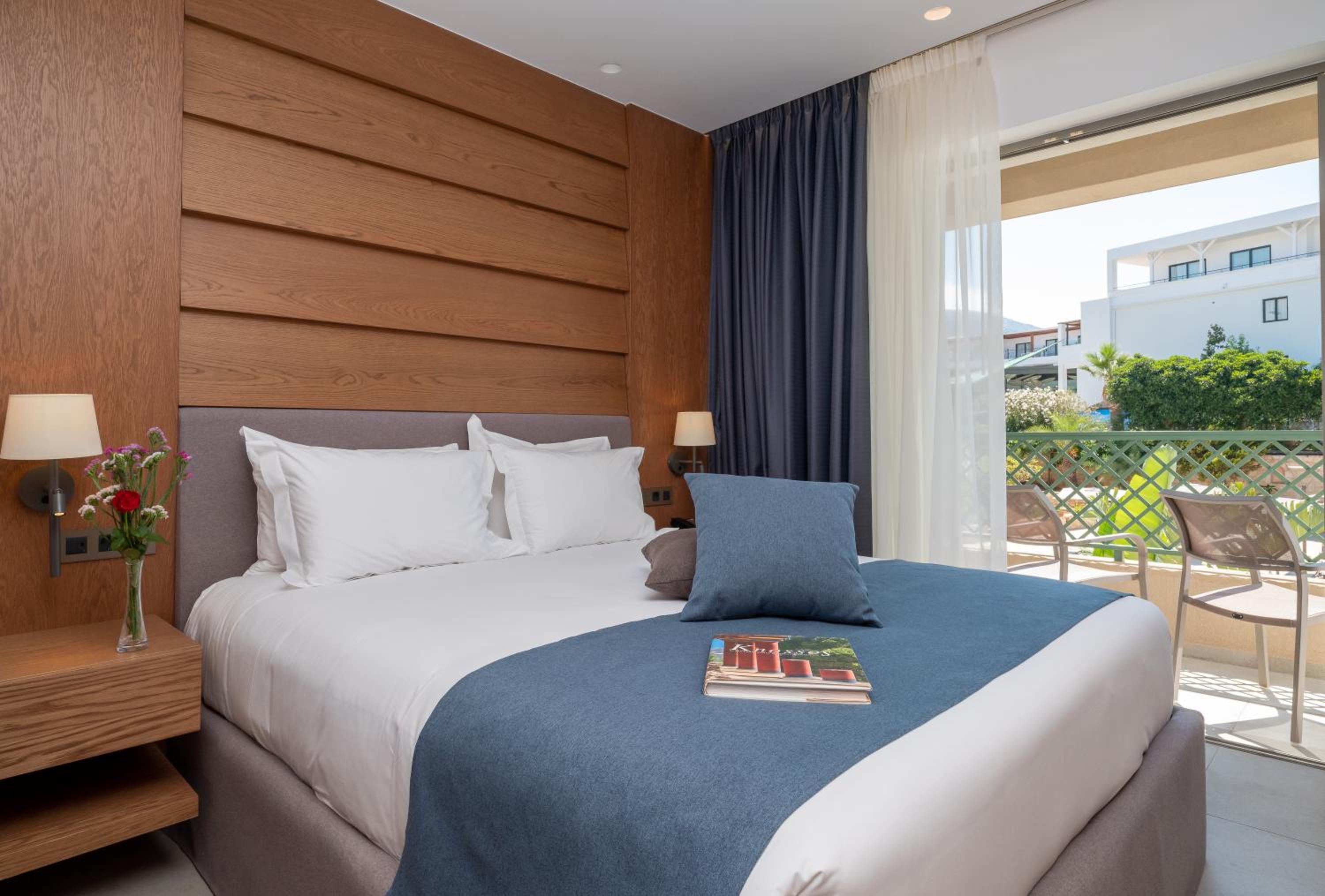 Deluxe, Garden View, Nana Golden Beach 2/6