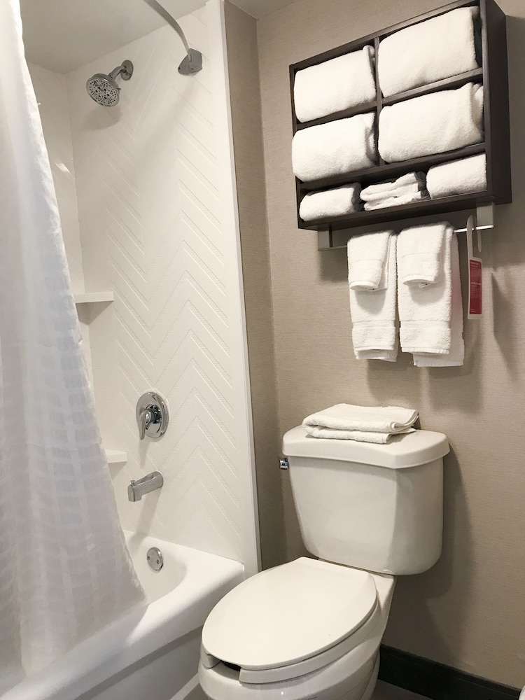 Ramada by Wyndham Suites Orlando Airport 19/56