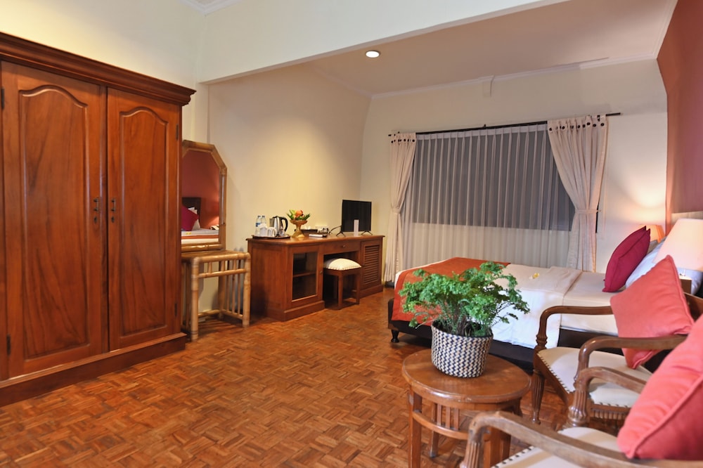 Puri Dewa Bharata Hotel and Villas 30/49