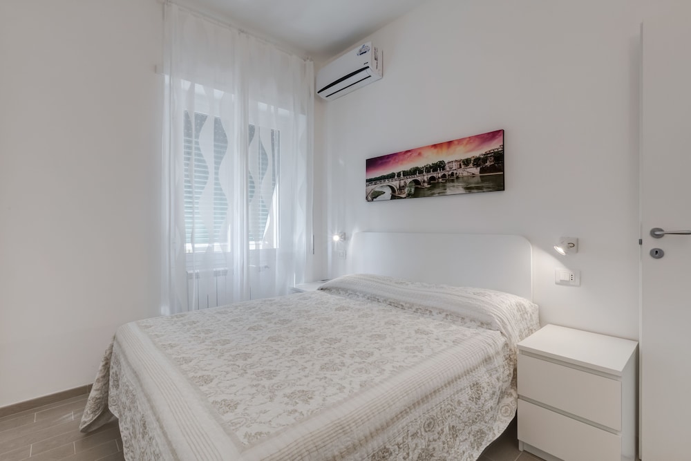 Trastevere White Apartment 4/17