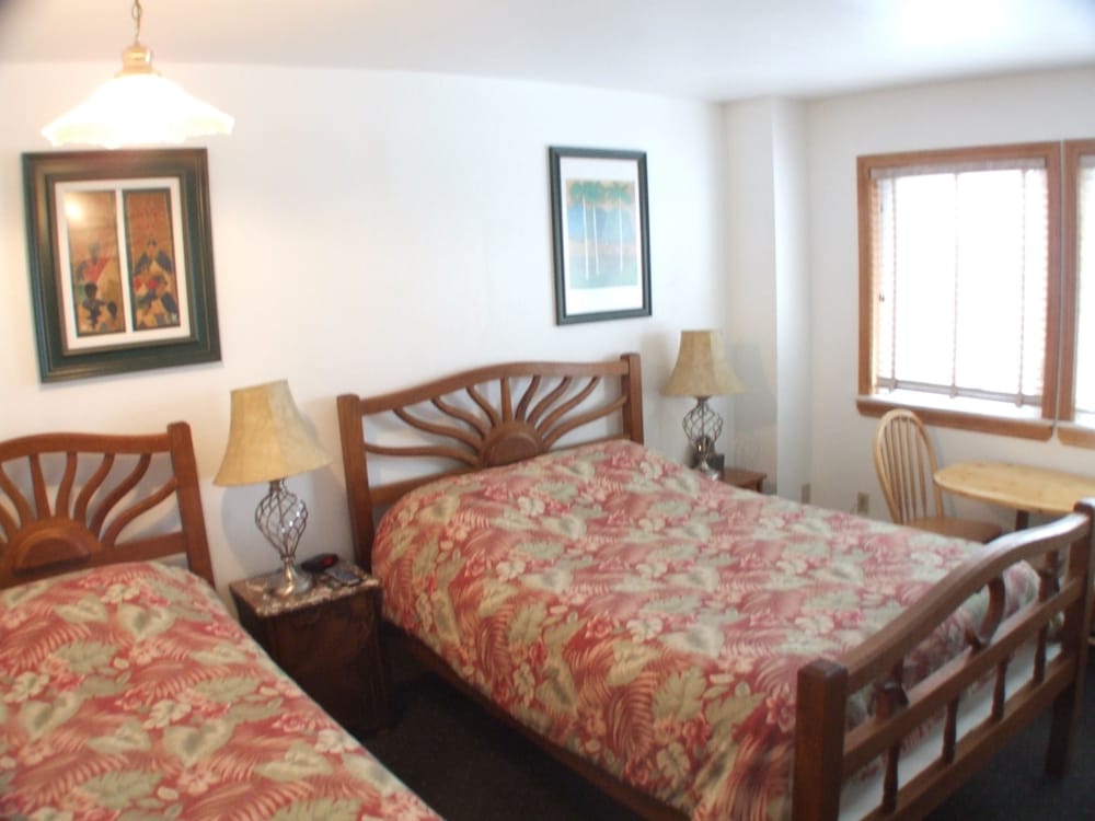 Qupqugiaq Inn 14/61