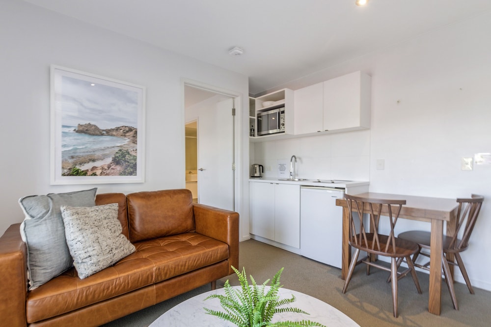 The Victoria Apartments 23/33