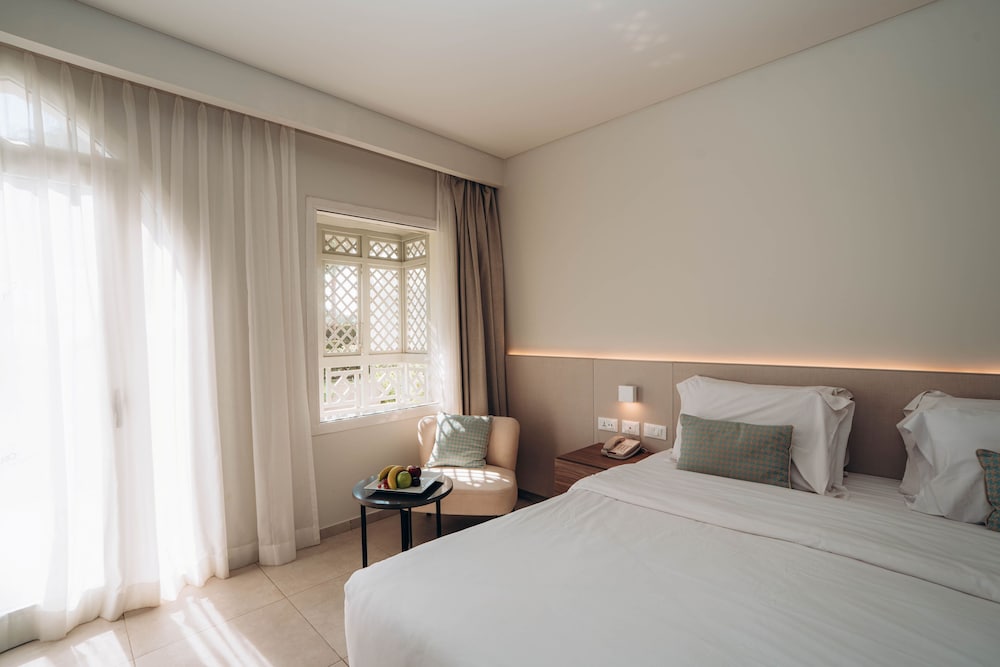 Reef Oasis Beach Resort 27/82