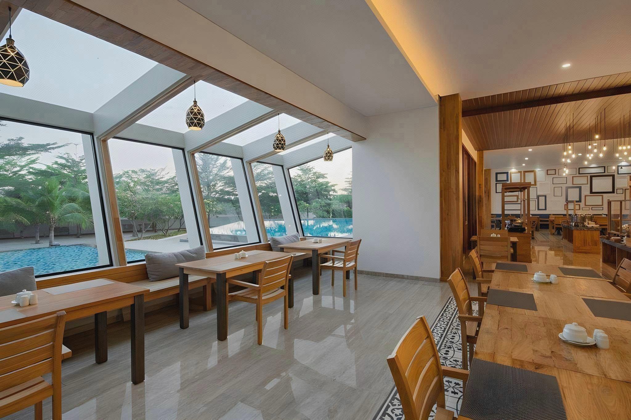 Pollos Hotel & Gallery Rembang 29/37