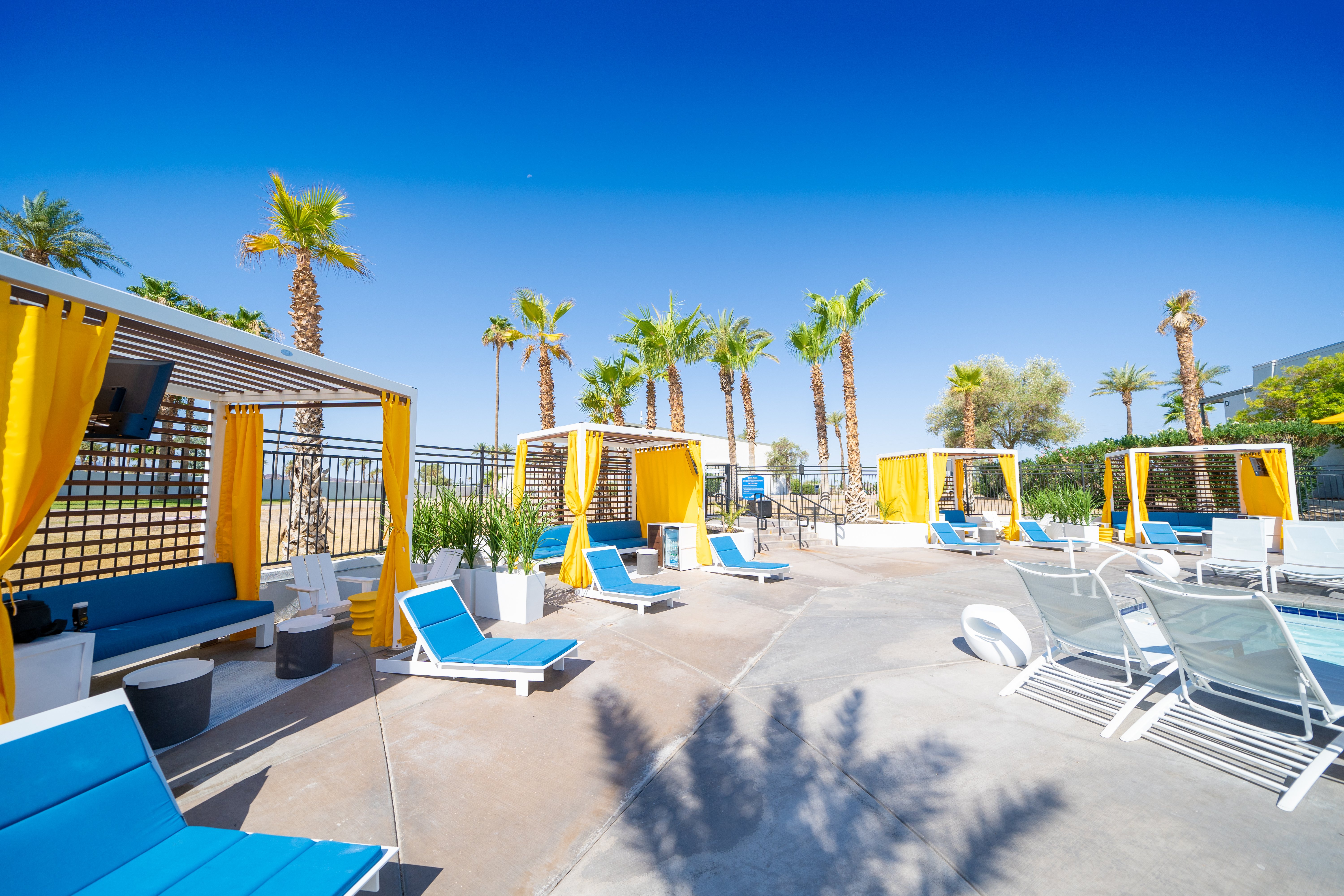 The Nautical Beachfront Resort 61/70