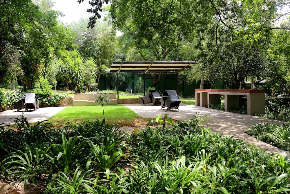 Sandton Lodge Rivonia 4/59