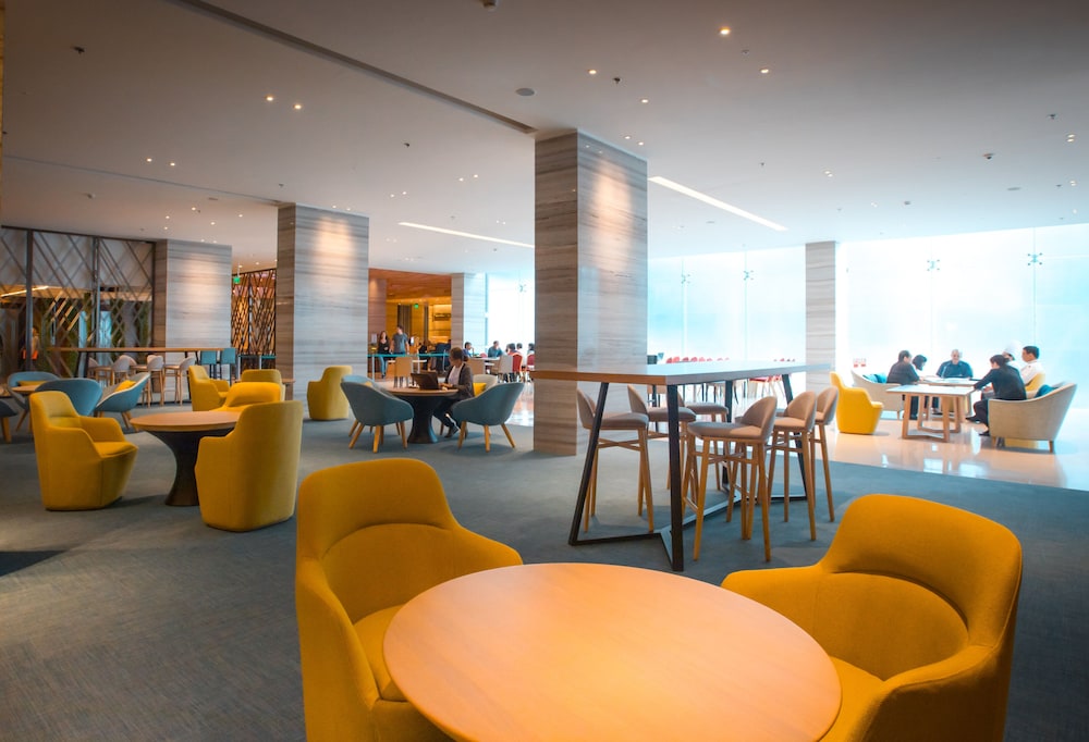 Holiday Inn Express Manila Newport World Resorts 49/54