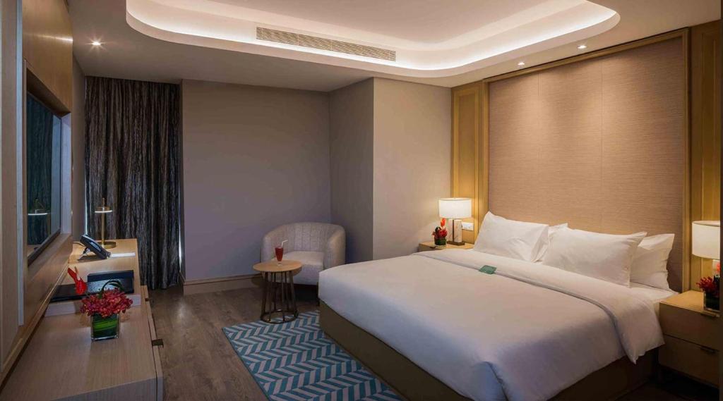 3 Bedrooms, Suite, 3 Bathrooms