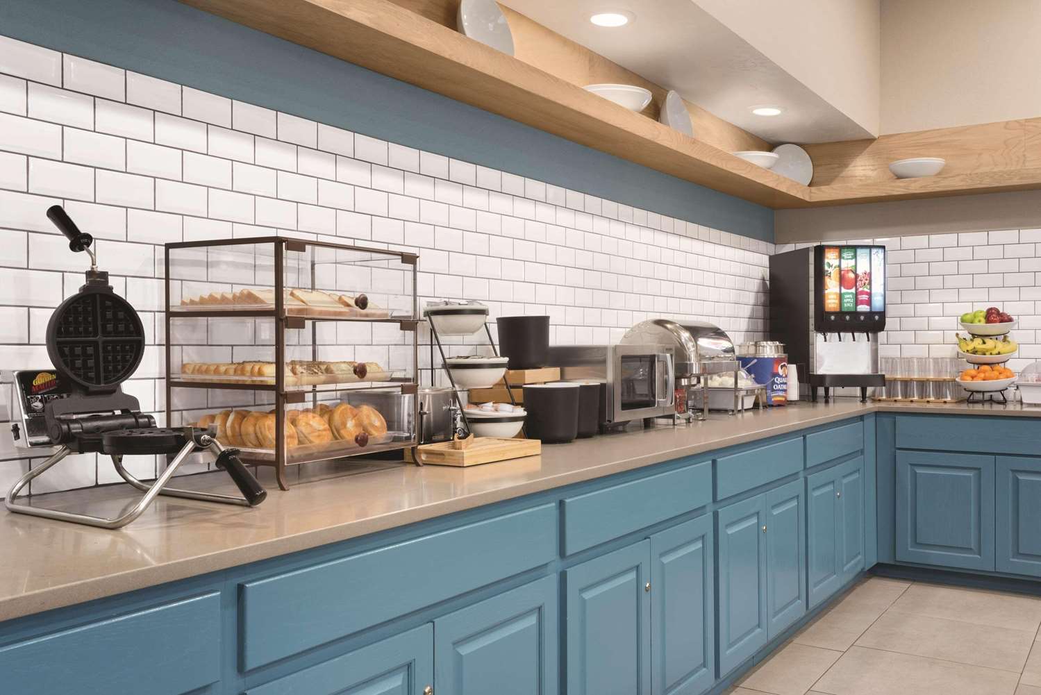 Country Inn & Suites by Radisson, Merrillville IN 18/35