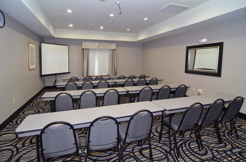 Best Western Plus Kenedy Inn 28/29