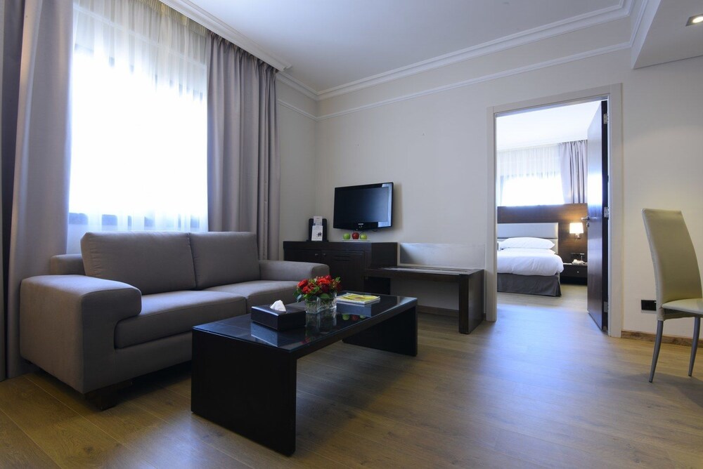 Ramada By Wyndham Downtown Beirut 30/56